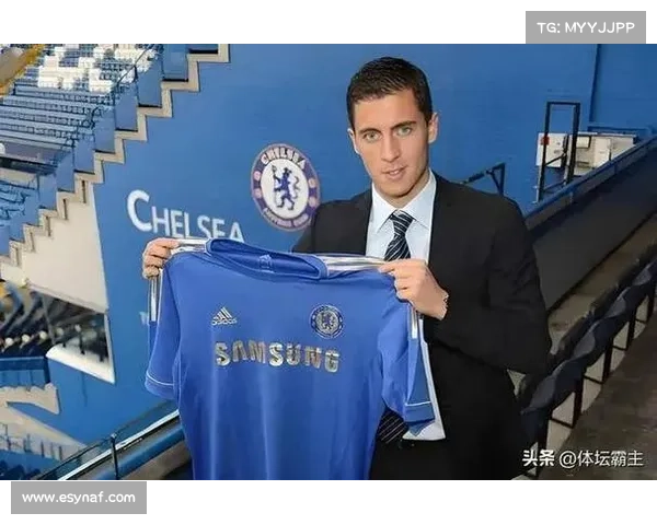 退役后享受生活 阿扎尔增肥亮相切尔西慈善赛展现轻松状态